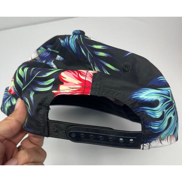 Truly Hard Seltzer Baseball  Cap Pre-Owned in good condition Hawaiian style - Picture 3 of 5